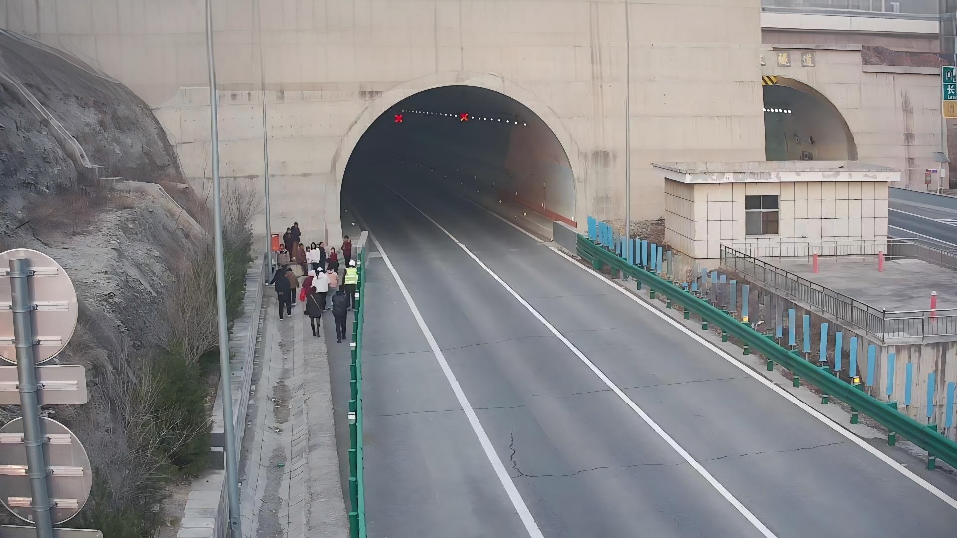 洞口集中滞留司乘.jpg
