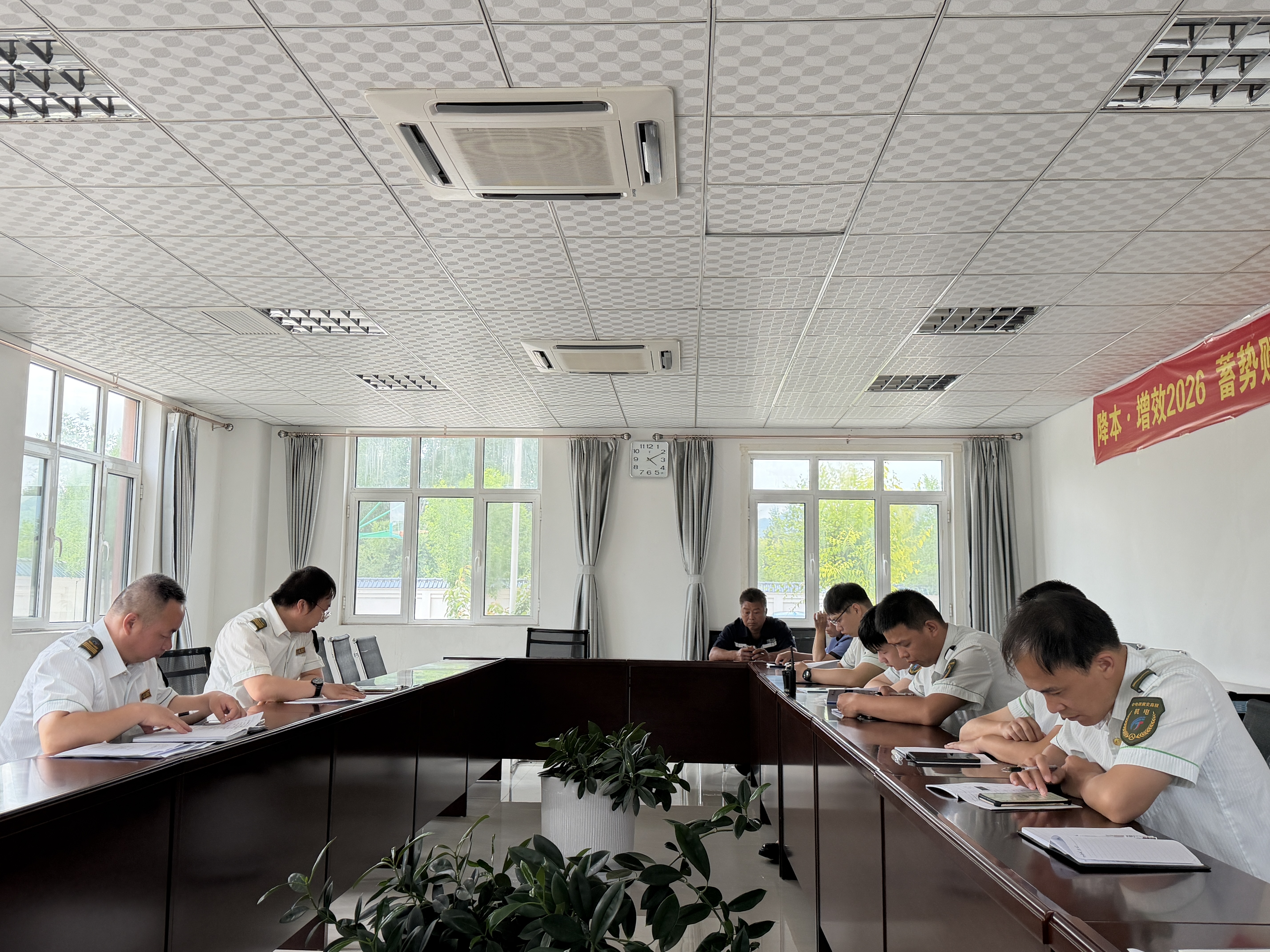 落实不停步——内丘北收费站深入贯彻集团防汛应急暨安全生产会议要求.JPG